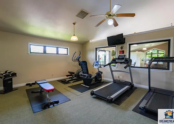 2Br Updated Condo - Close To The Strip - 2 Pools - Free Tickets Included - Fhe-3