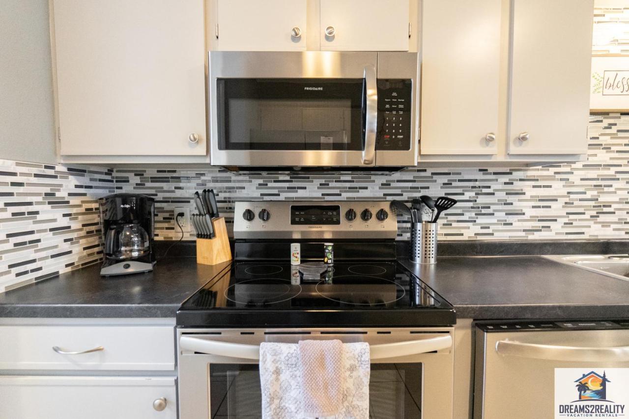 Holiday home 2br Updated - Close To The Strip - 2 Pools - Free Tickets Included - Fhe-3